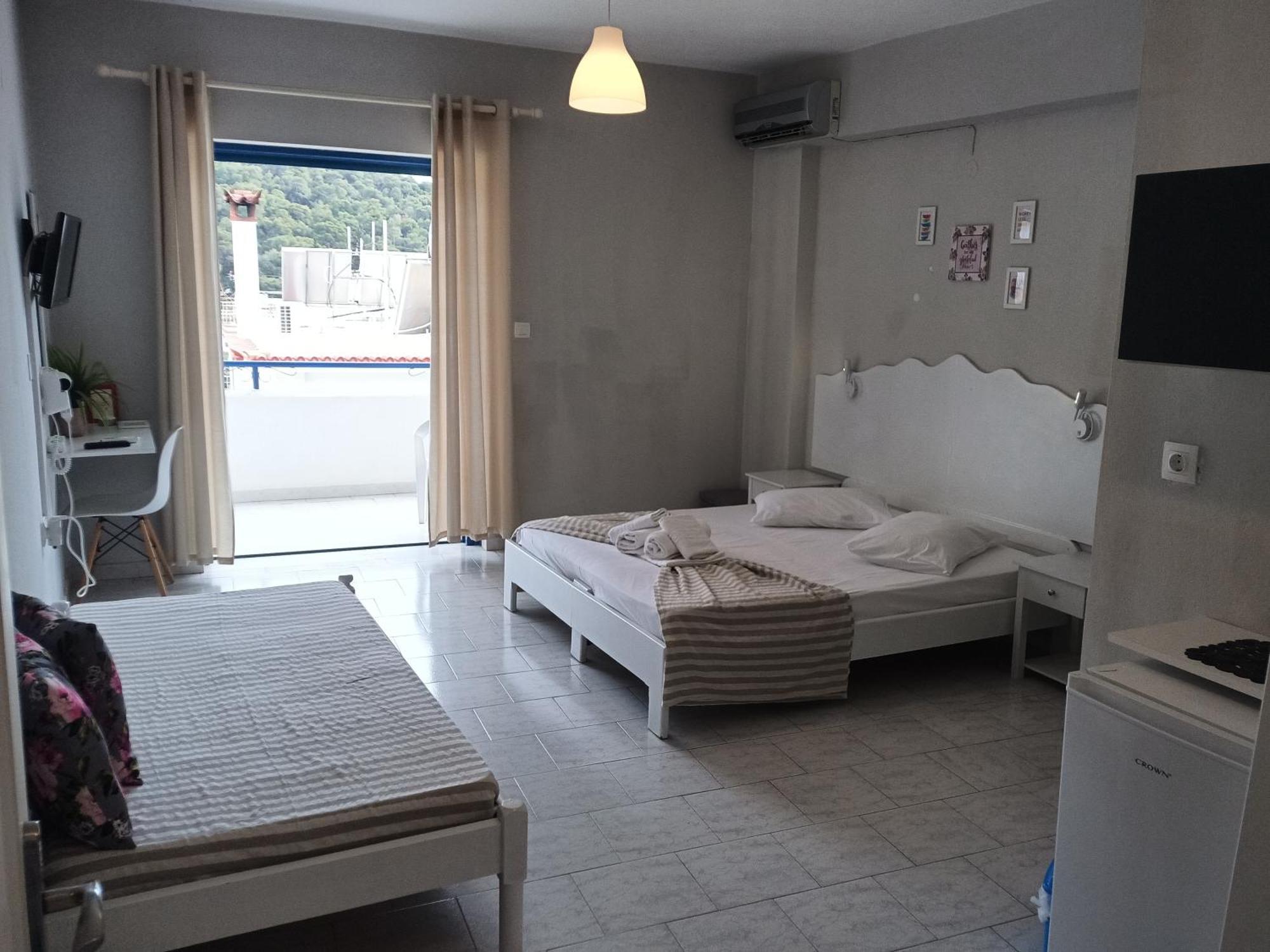 Blue & White Askeli Studios Poros Town ภายนอก รูปภาพ